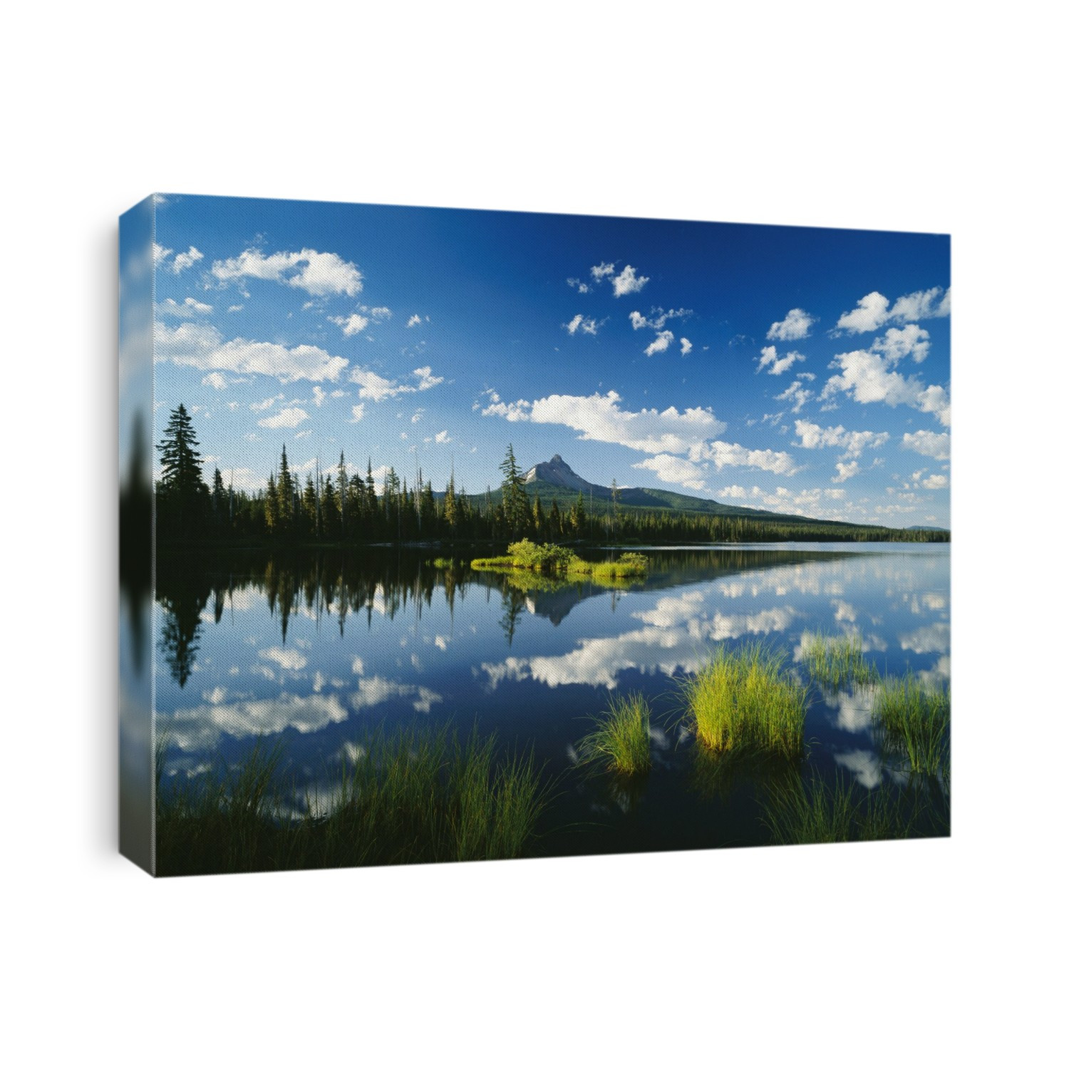 Clouds in Sky Reflected by Mountain Lake, Willamette National Forest in Oregon, USA; Oregon, United States of America