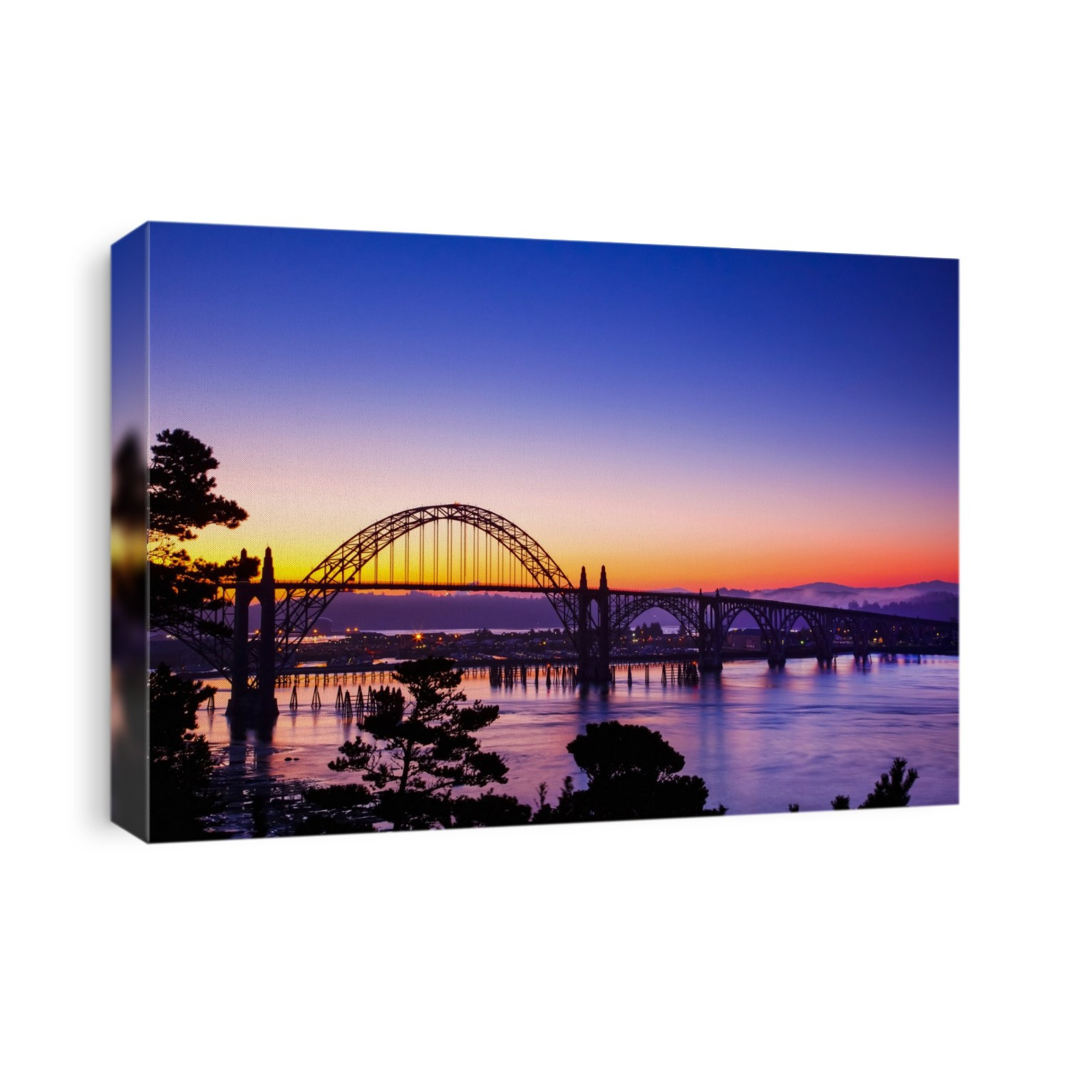 Sunrise over Yaquina Bay Bridge; Newport, Oregon, United States of America
