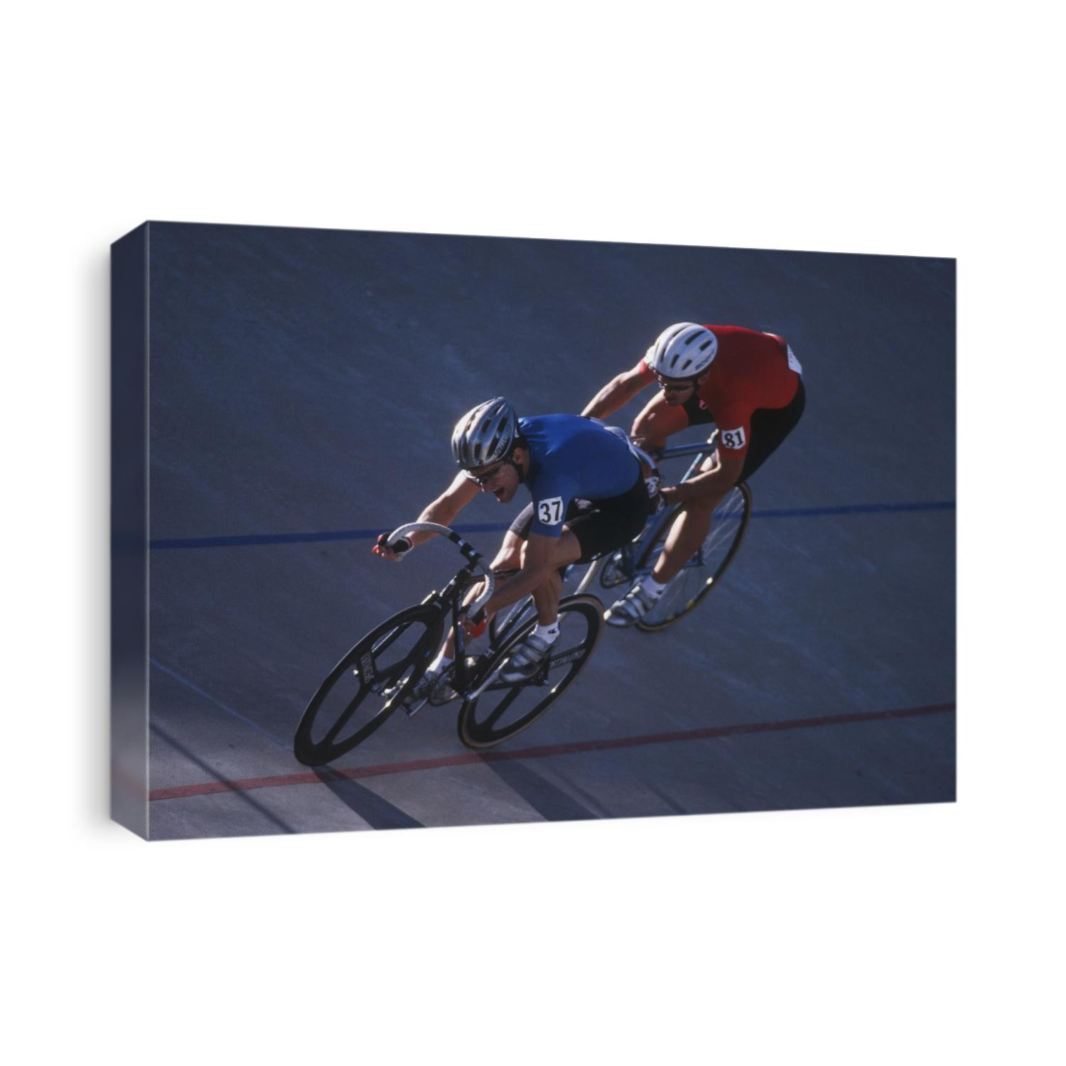 Male cyclists competing on the veledrome.