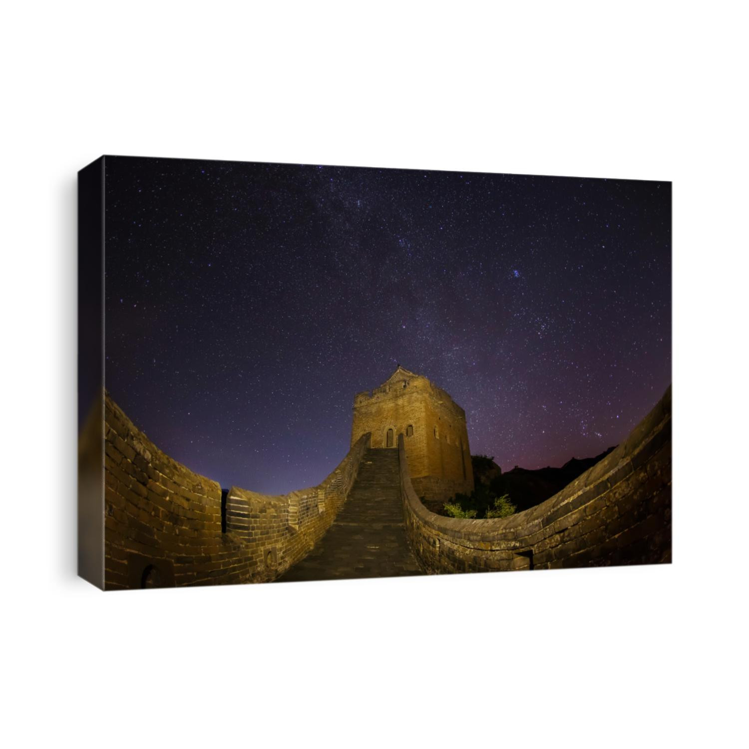 The Great Wall is under the stars, the beautiful Milky Way is in the sky