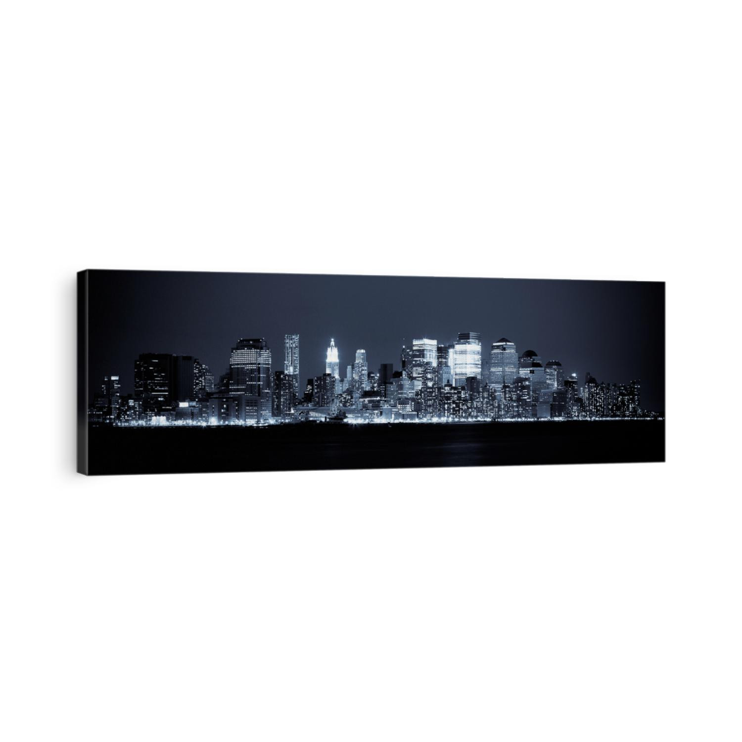 New York - Panoramic view of Manhattan Skyline by night
