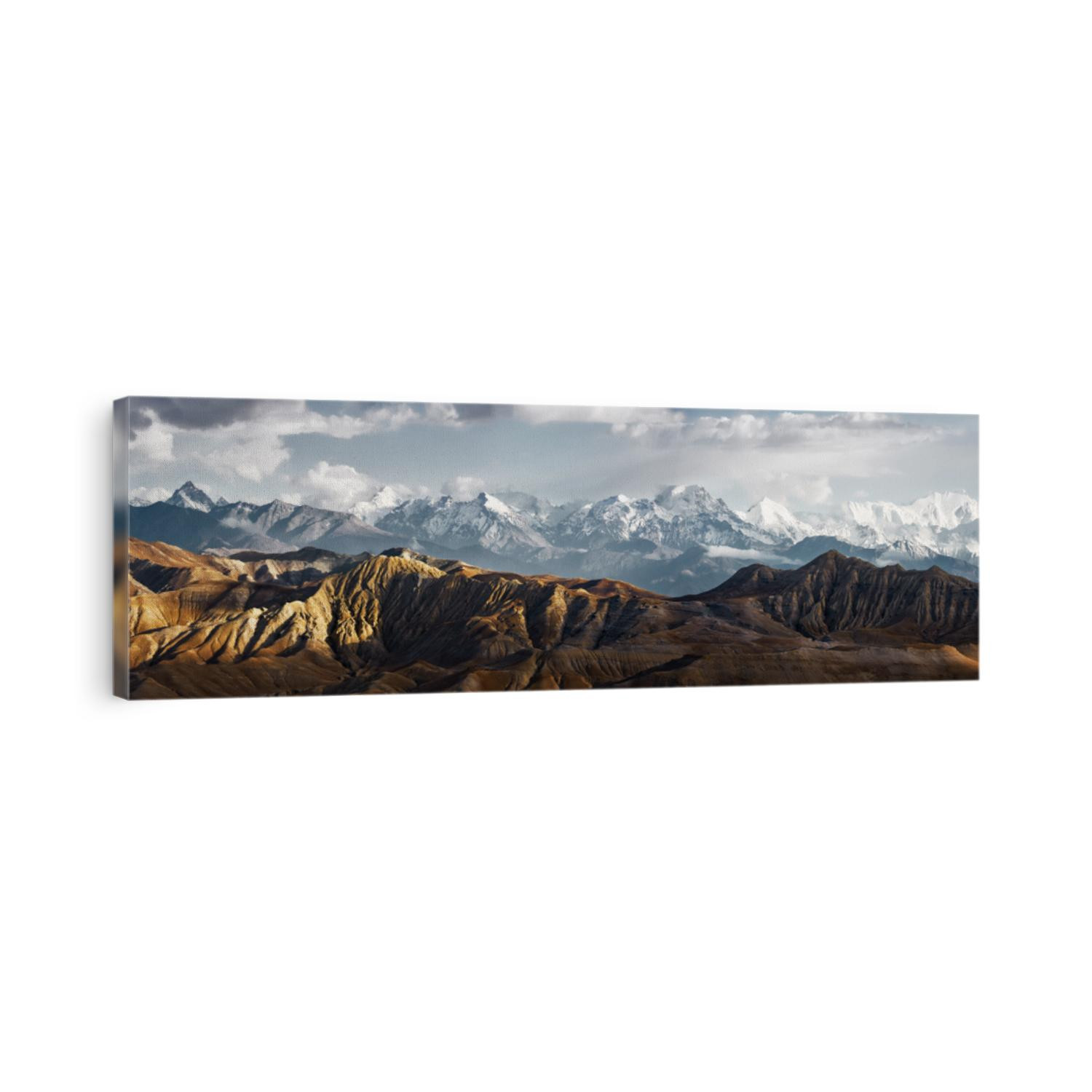 Panoramic view of the snowy mountains in Upper Mustang, Annapurna Nature Reserve, trekking route, Nepal